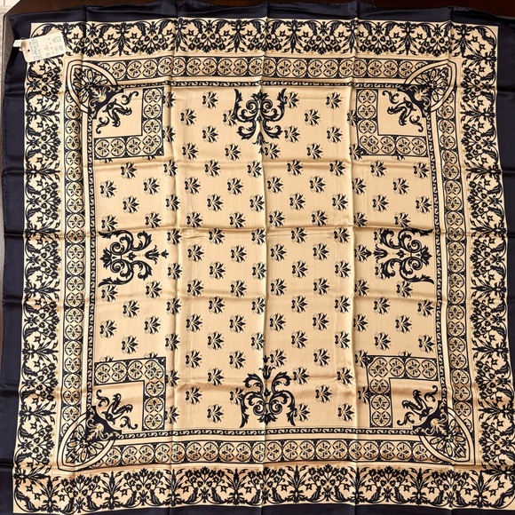 NWOT 100% Silk Floral Square Scarf 41" x 41" - Picture 3 of 14